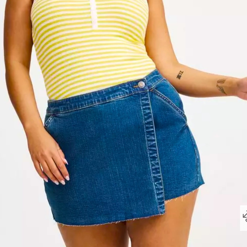 Size 24: Mid-Rise Denim Skort